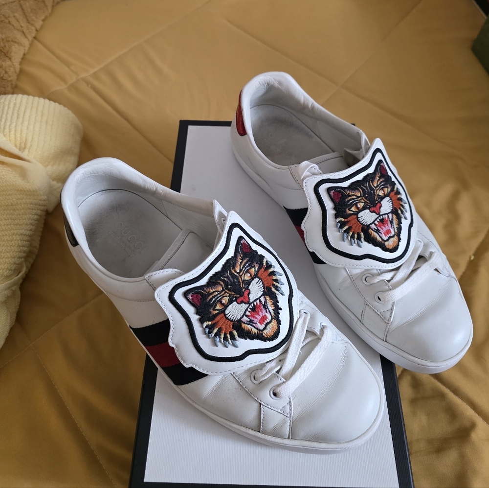 Authentic 100% Gucci Sneakers with Tiger Patch